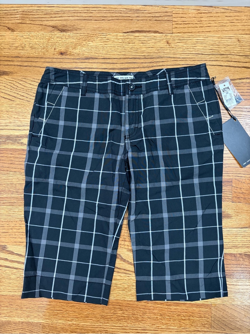 NWT Vans Plaid Shorties sz 5